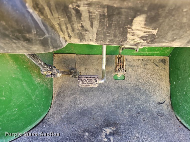 image for item MH9363 2003 John Deere Gator 4x2  utility vehicle