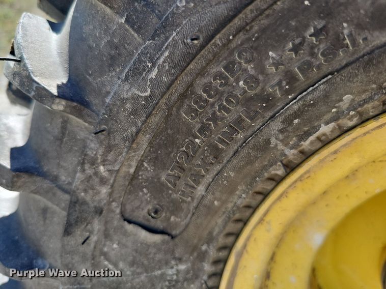 image for item MH9363 2003 John Deere Gator 4x2  utility vehicle