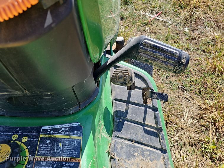 image for item MH9364 2011 John Deere X324  lawn mower