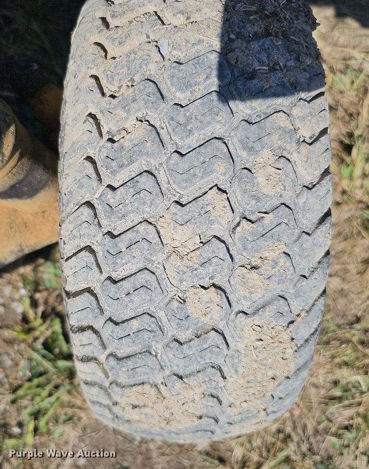 image for item MH9364 2011 John Deere X324  lawn mower