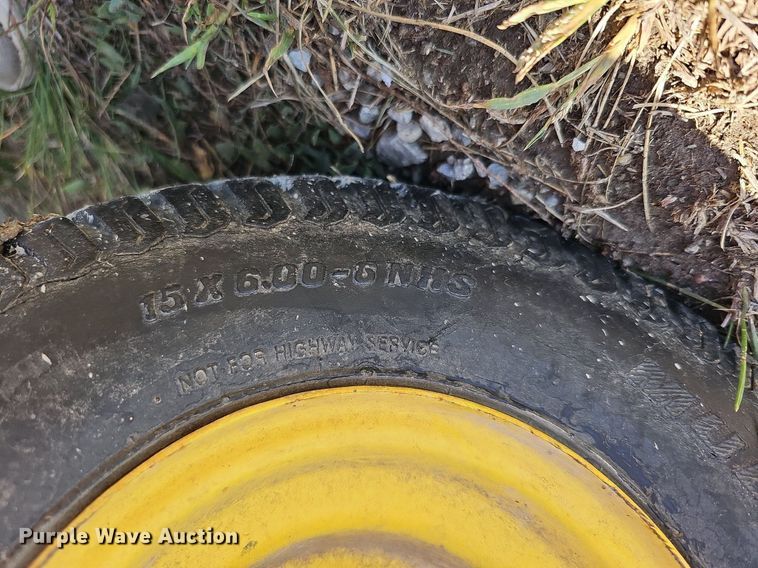 image for item MH9364 2011 John Deere X324  lawn mower