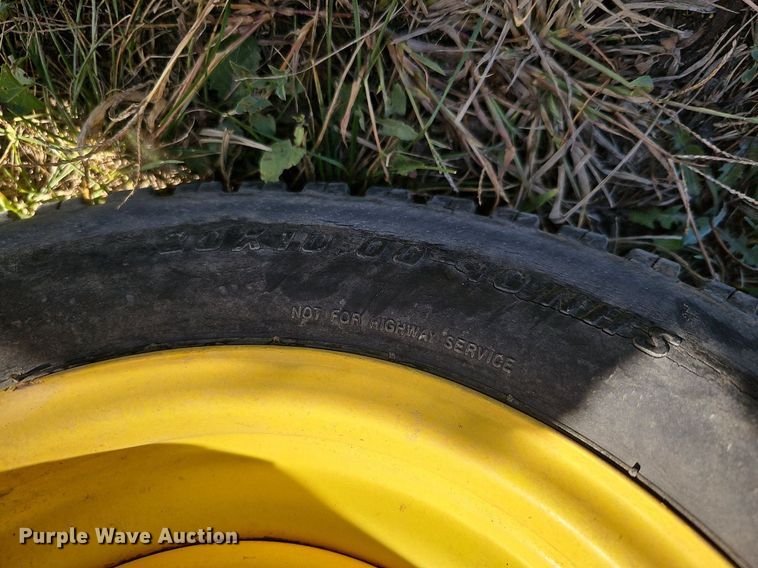 image for item MH9364 2011 John Deere X324  lawn mower