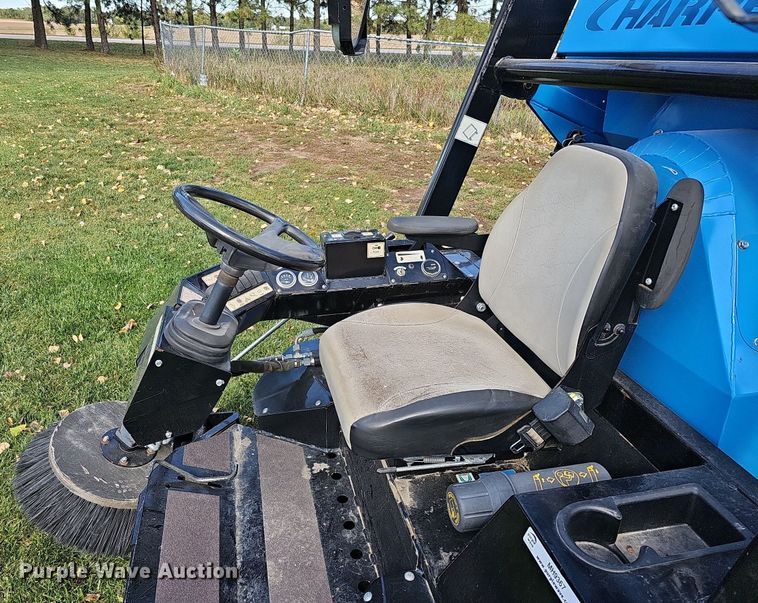 image for item MH9367 Harper Goossen Turbo Vac 30D  turf vac