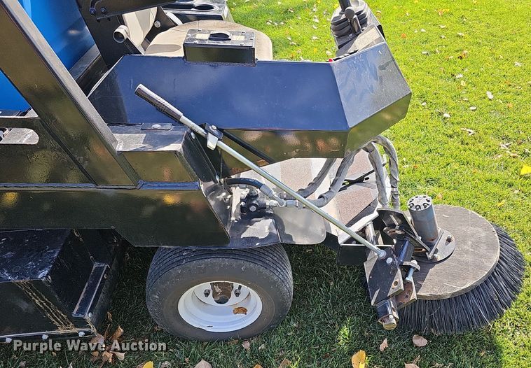 image for item MH9367 Harper Goossen Turbo Vac 30D  turf vac