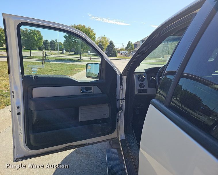 image for item MH9368 2011 Ford F150 Lariat  SuperCrew pickup truck