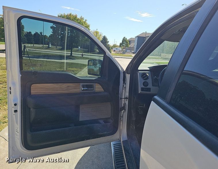 image for item MH9370 2011 Ford F150 Lariat  SuperCrew pickup truck