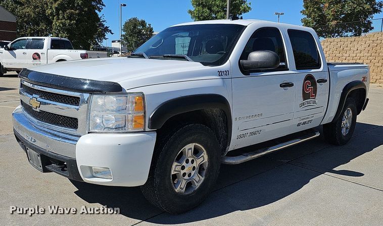 image for item MH9371 2008 Chevrolet Silverado  Crew Cab pickup truck