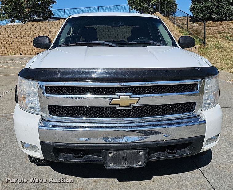 image for item MH9371 2008 Chevrolet Silverado  Crew Cab pickup truck