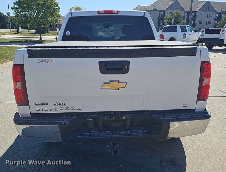 image for item MH9371 2008 Chevrolet Silverado  Crew Cab pickup truck