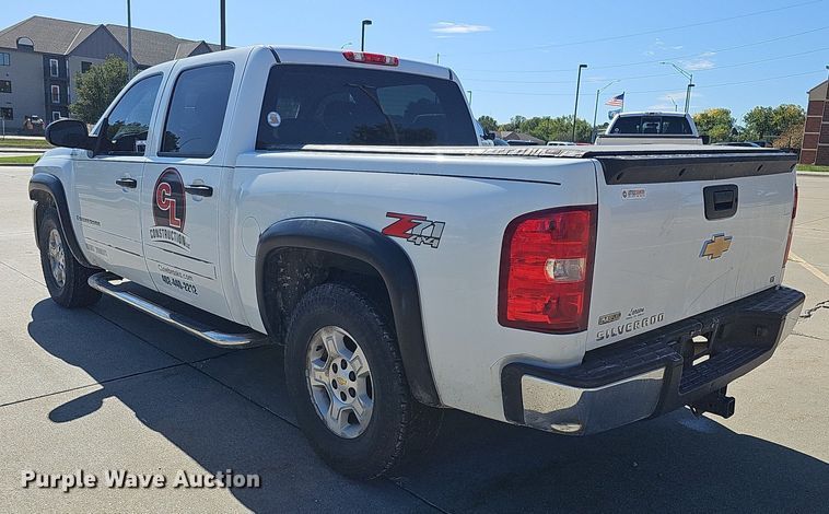 image for item MH9371 2008 Chevrolet Silverado  Crew Cab pickup truck