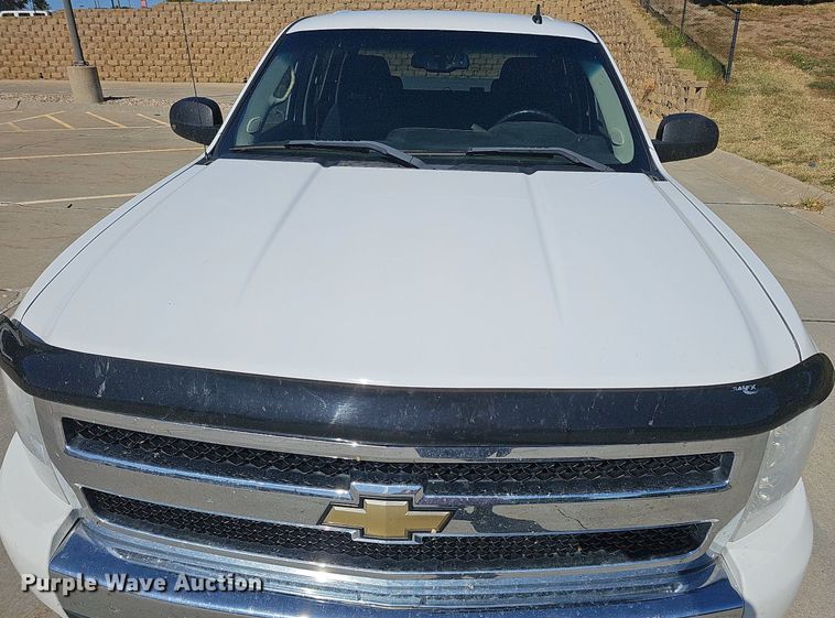 image for item MH9371 2008 Chevrolet Silverado  Crew Cab pickup truck