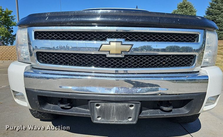 image for item MH9371 2008 Chevrolet Silverado  Crew Cab pickup truck