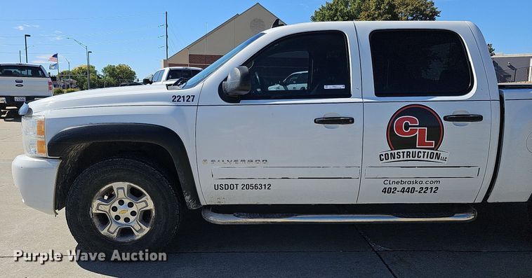 image for item MH9371 2008 Chevrolet Silverado  Crew Cab pickup truck