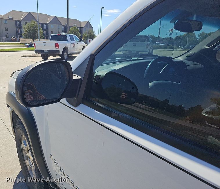 image for item MH9371 2008 Chevrolet Silverado  Crew Cab pickup truck