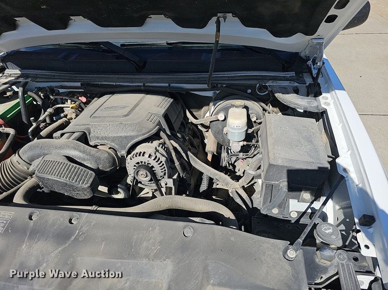 image for item MH9371 2008 Chevrolet Silverado  Crew Cab pickup truck