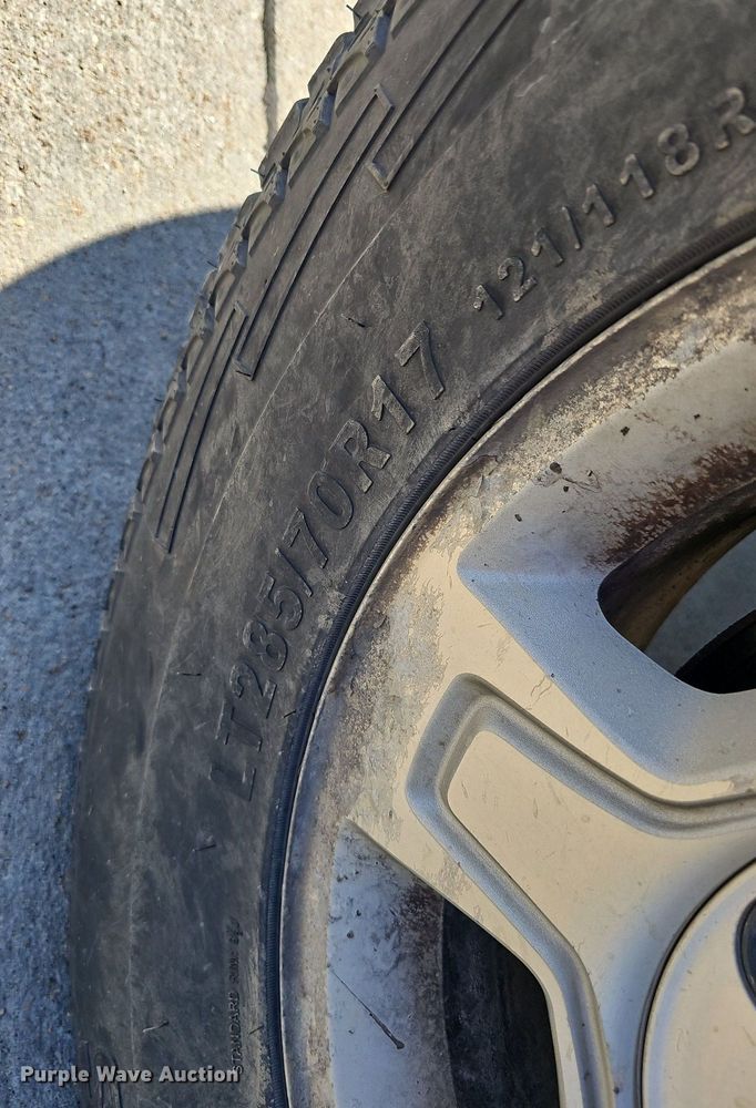 image for item MH9371 2008 Chevrolet Silverado  Crew Cab pickup truck