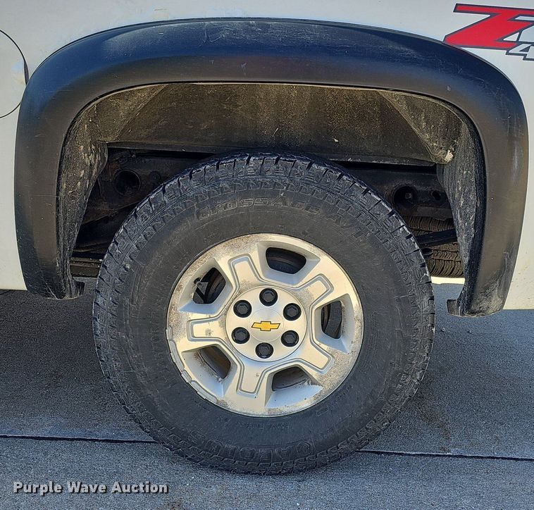 image for item MH9371 2008 Chevrolet Silverado  Crew Cab pickup truck