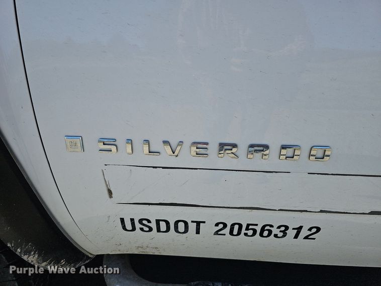 image for item MH9371 2008 Chevrolet Silverado  Crew Cab pickup truck