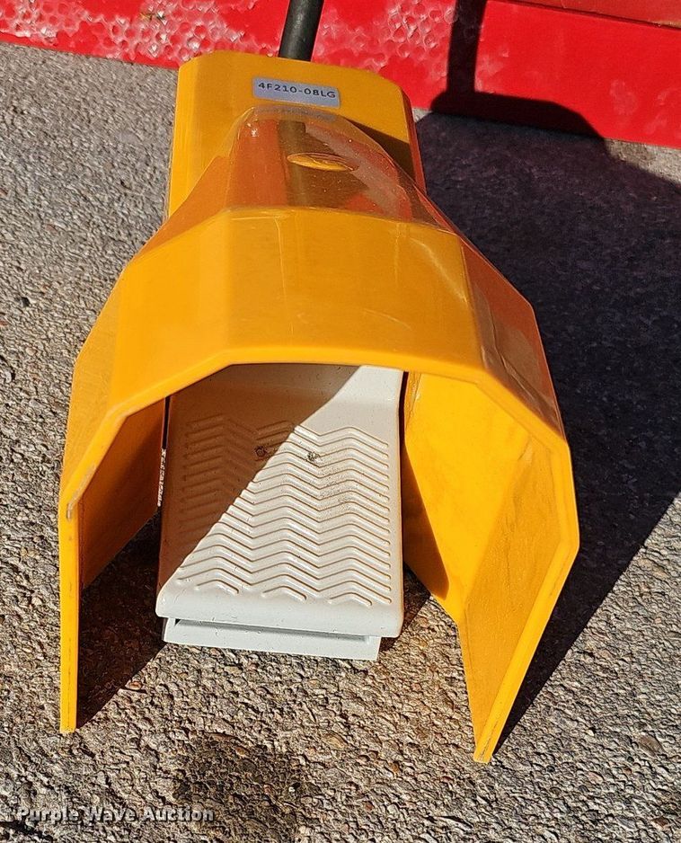 image for item MH9378 Hydraulic press