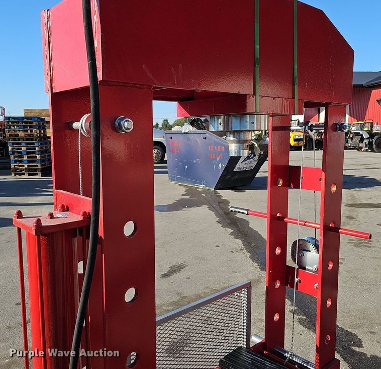 image for item MH9378 Hydraulic press