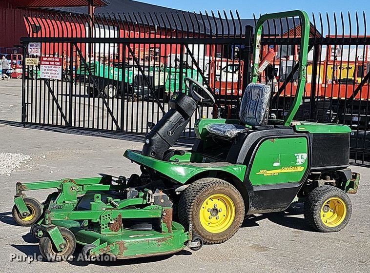 image for item MH9392 John Deere 1435 Series II  lawn mower