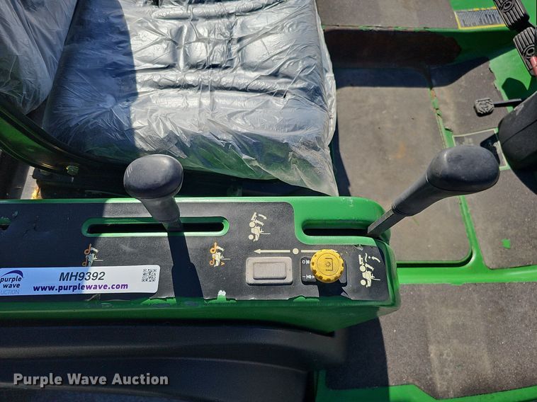 image for item MH9392 John Deere 1435 Series II  lawn mower