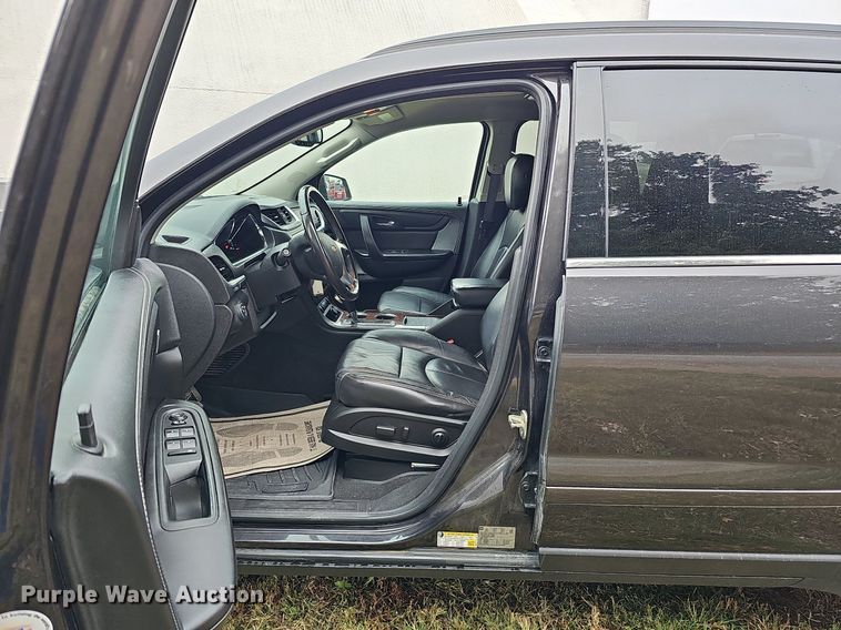 image for item MH9405 2014 Chevrolet Traverse LT  SUV