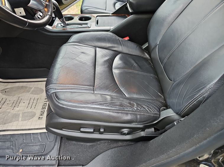 image for item MH9405 2014 Chevrolet Traverse LT  SUV