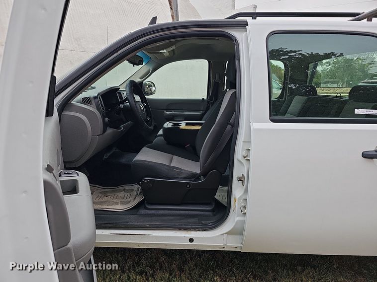 image for item MH9406 2008 Chevrolet Silverado 1500  Crew Cab pickup truck