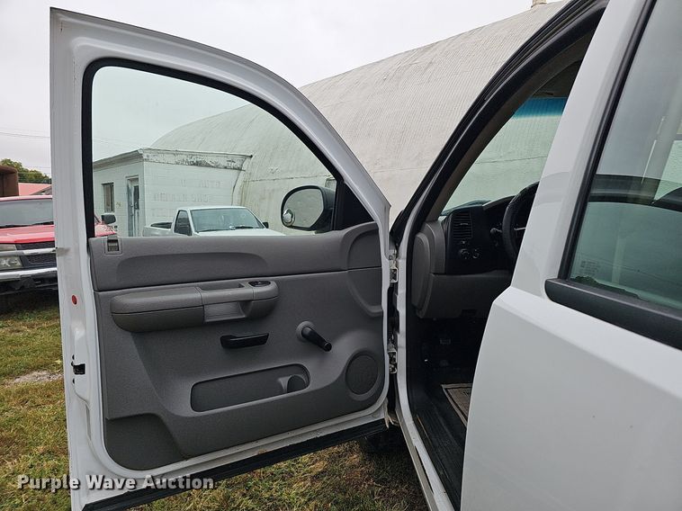 image for item MH9406 2008 Chevrolet Silverado 1500  Crew Cab pickup truck