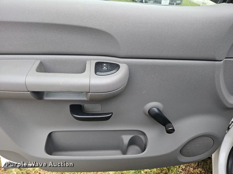 image for item MH9406 2008 Chevrolet Silverado 1500  Crew Cab pickup truck