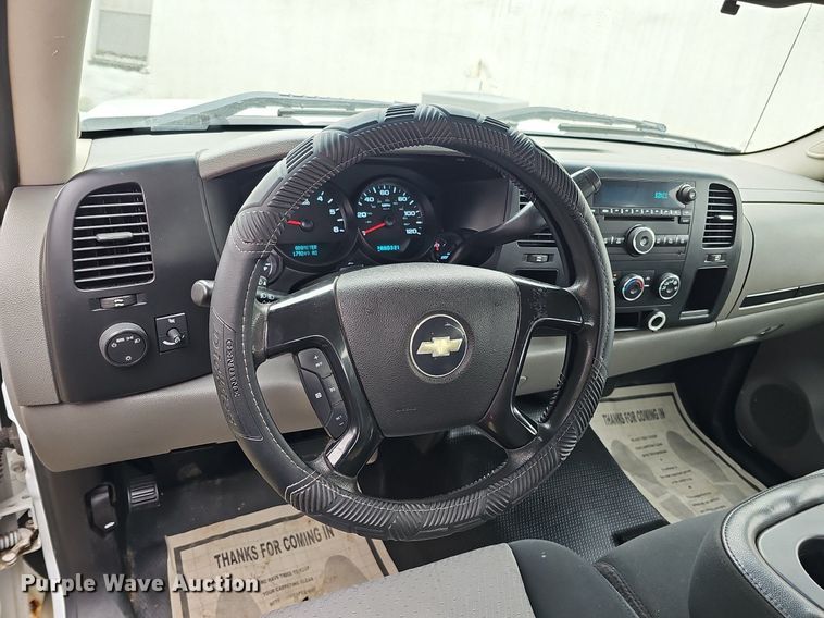 image for item MH9406 2008 Chevrolet Silverado 1500  Crew Cab pickup truck