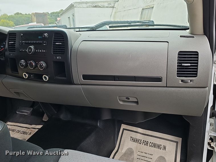 image for item MH9406 2008 Chevrolet Silverado 1500  Crew Cab pickup truck