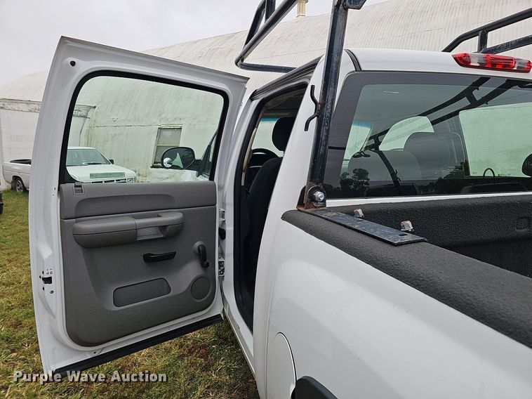 image for item MH9406 2008 Chevrolet Silverado 1500  Crew Cab pickup truck