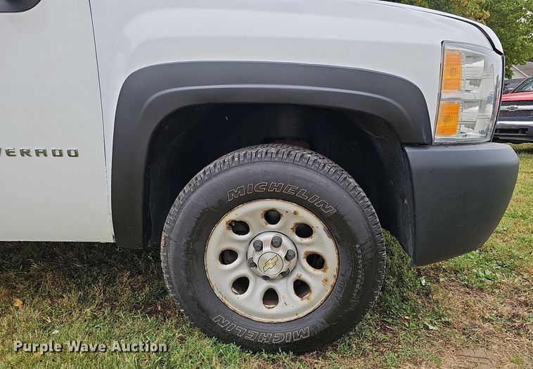 image for item MH9406 2008 Chevrolet Silverado 1500  Crew Cab pickup truck