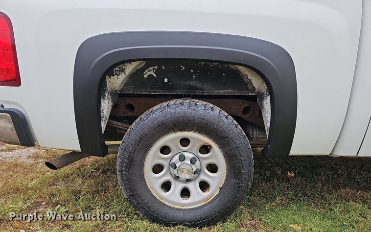 image for item MH9406 2008 Chevrolet Silverado 1500  Crew Cab pickup truck