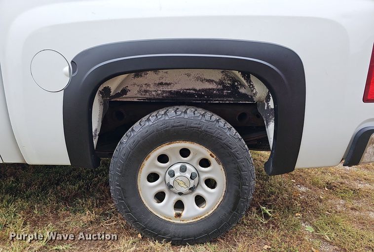 image for item MH9406 2008 Chevrolet Silverado 1500  Crew Cab pickup truck