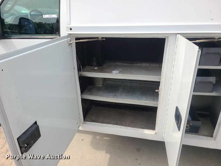 image for item MJ9374 2015 Ford E350 Super Duty  utility van