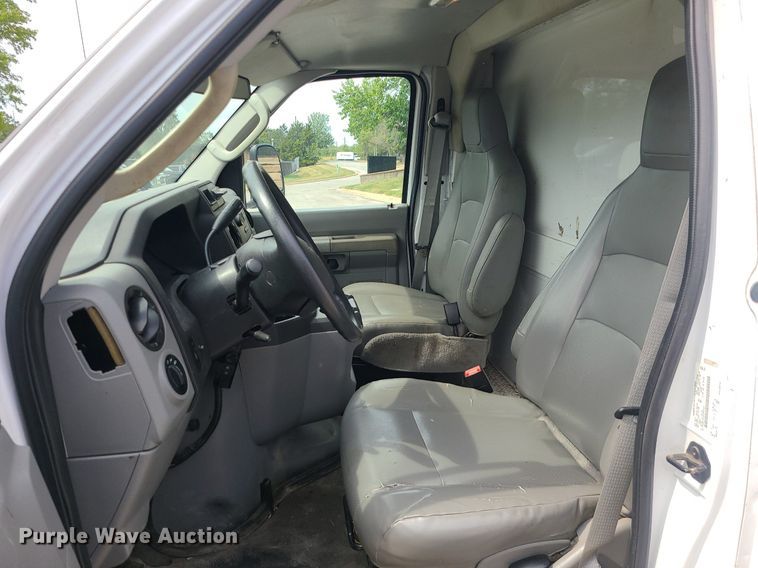 image for item MJ9374 2015 Ford E350 Super Duty  utility van