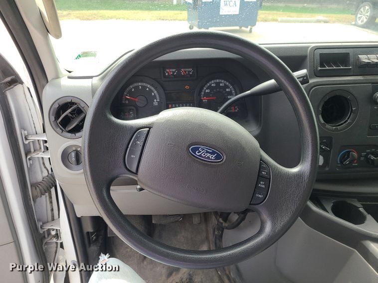 image for item MJ9374 2015 Ford E350 Super Duty  utility van