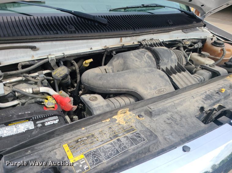 image for item MJ9374 2015 Ford E350 Super Duty  utility van