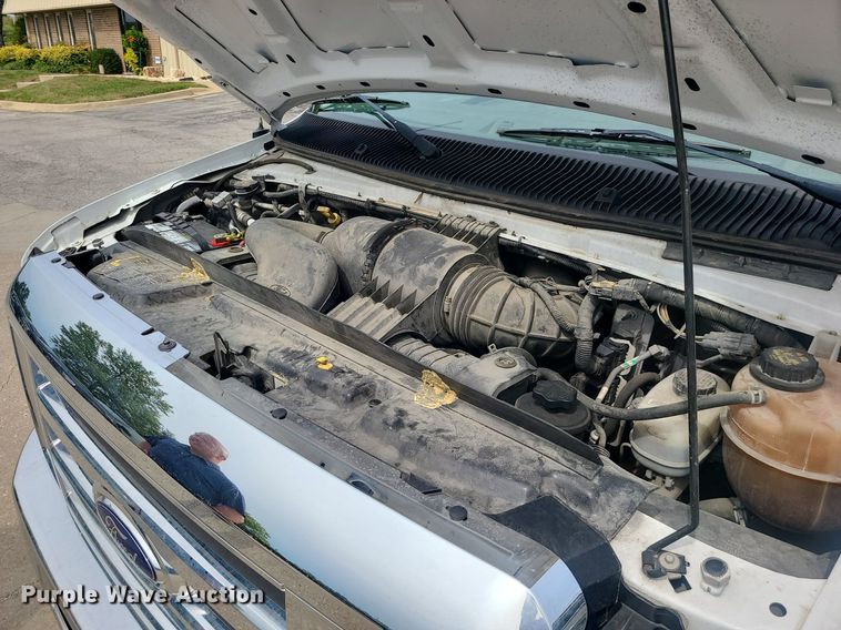 image for item MJ9374 2015 Ford E350 Super Duty  utility van