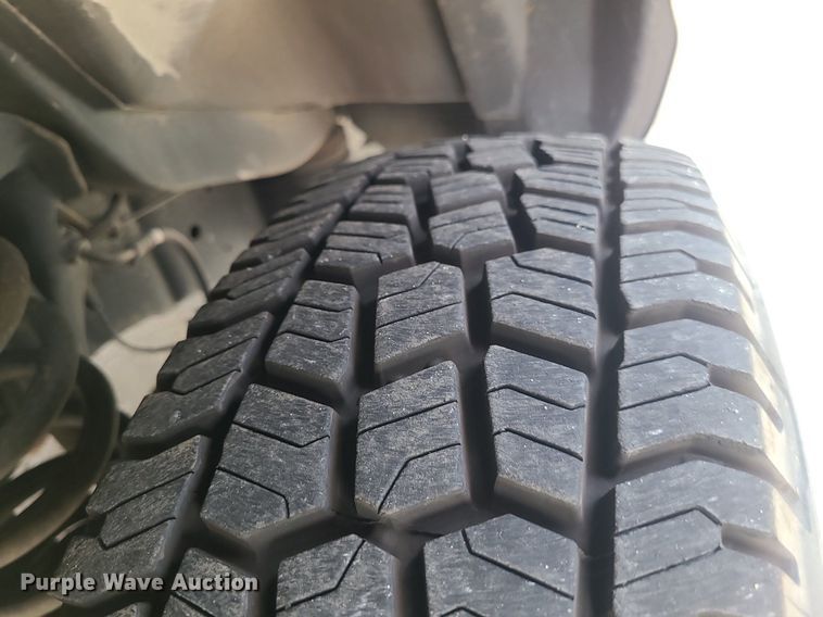 image for item MJ9374 2015 Ford E350 Super Duty  utility van