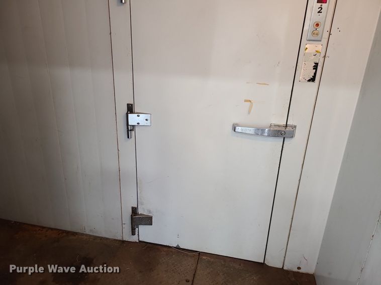 image for item MJ9379 Master-Bilt Products  walk-in cooler