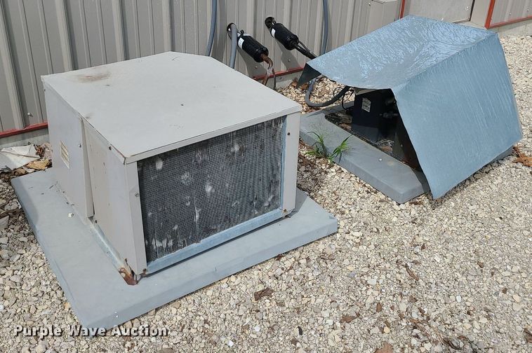 image for item MJ9379 Master-Bilt Products  walk-in cooler