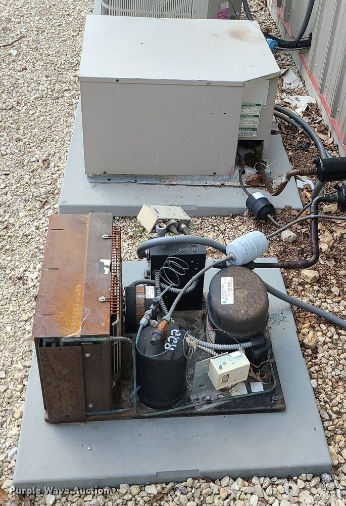 image for item MJ9379 Master-Bilt Products  walk-in cooler