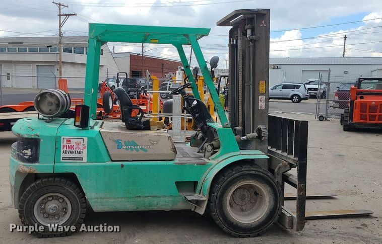 image for item MJ9382 Mitsubishi FG35  forklift