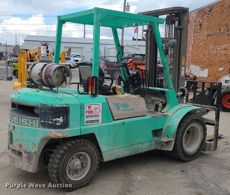 image for item MJ9382 Mitsubishi FG35  forklift