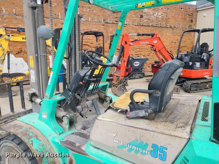 image for item MJ9382 Mitsubishi FG35  forklift