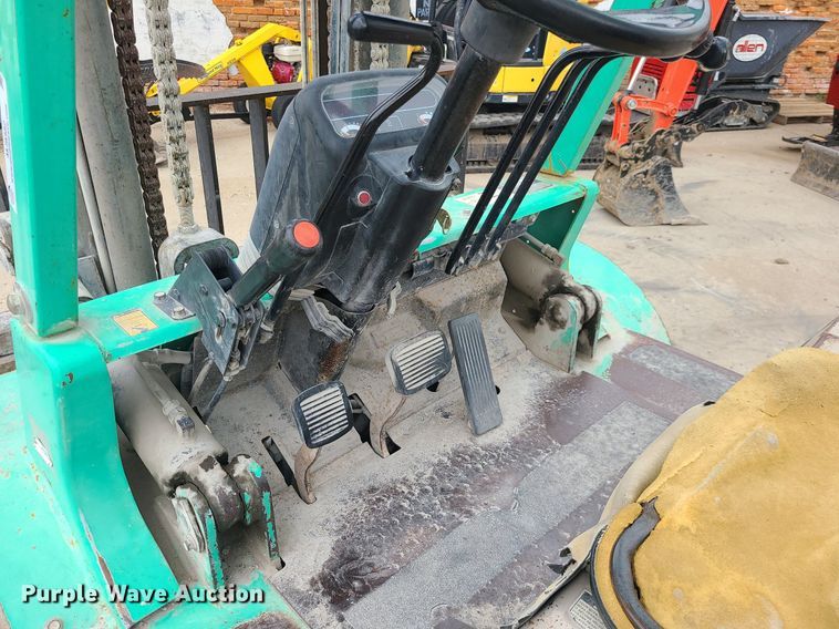 image for item MJ9382 Mitsubishi FG35  forklift